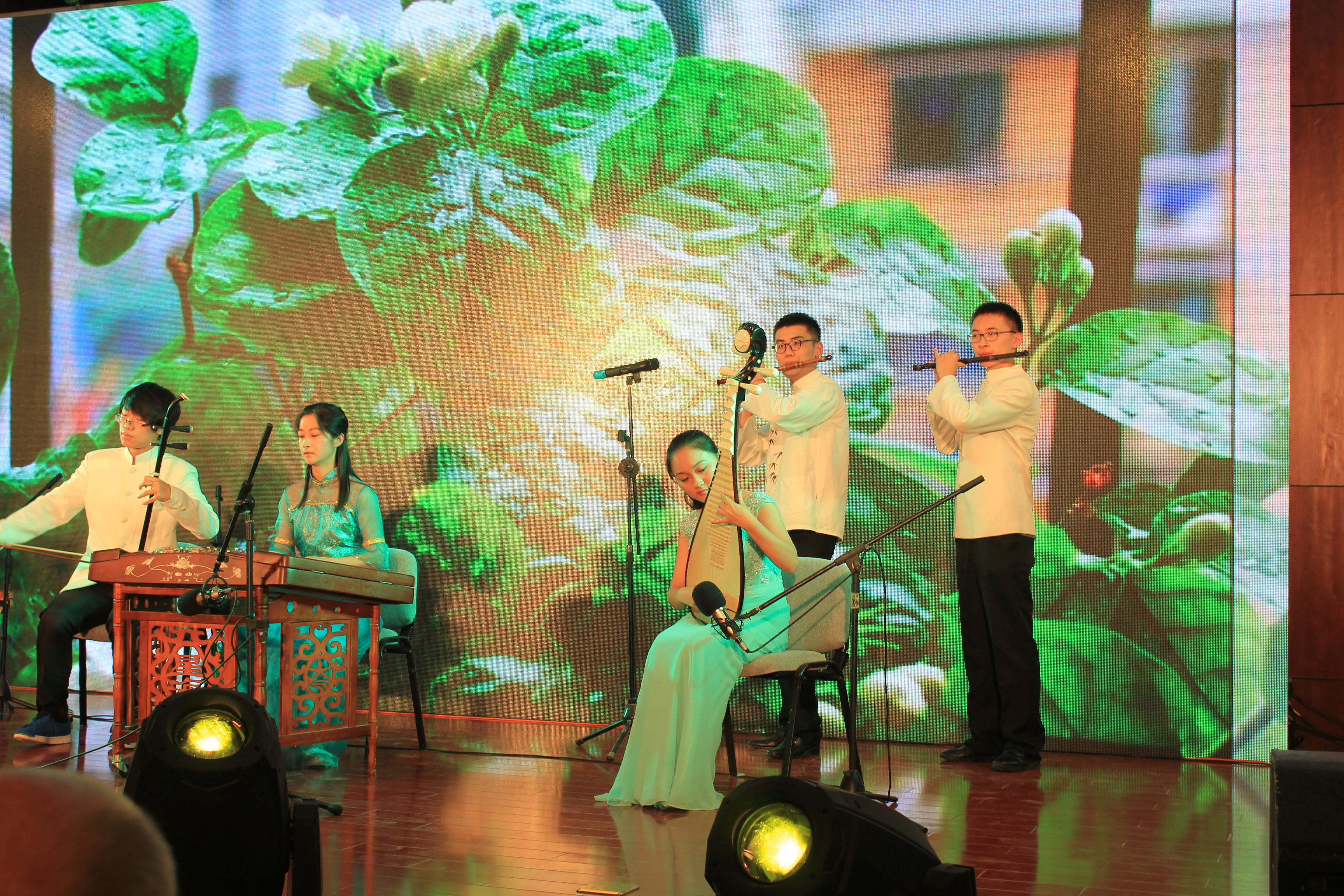 拉特羅布市管弦樂(lè)隊(duì)與我校舉行音樂(lè)聯(lián)誼會(huì)