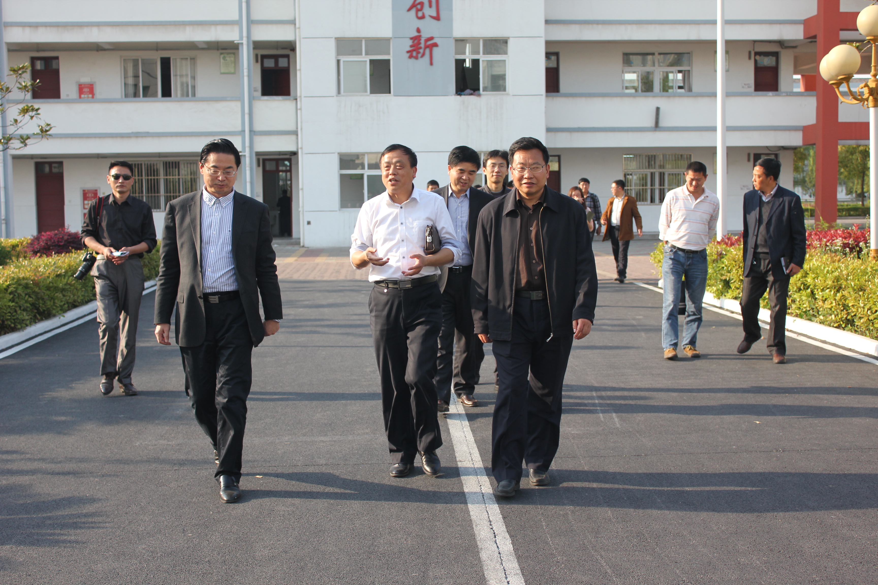 江西省教育考察代表團(tuán)訪問我校