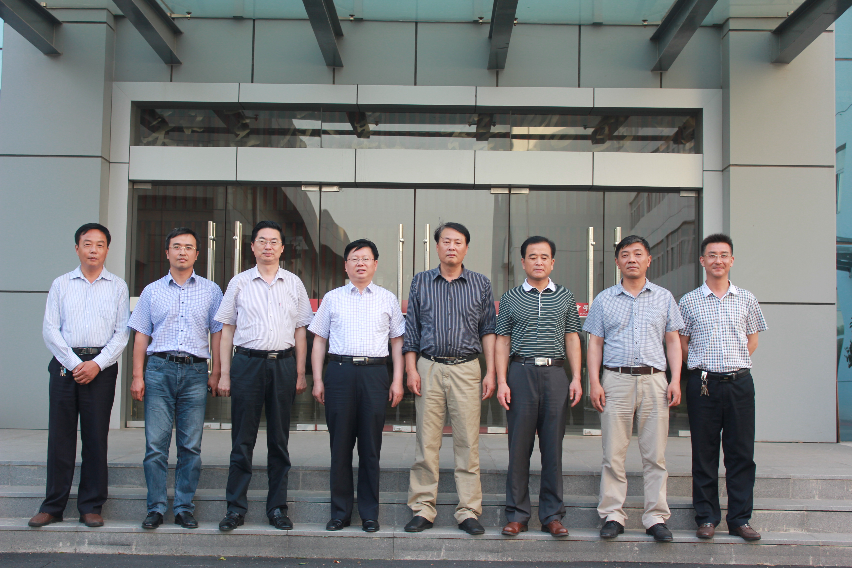 省科學(xué)教育特色學(xué)?？荚u(píng)組檢查驗(yàn)收我?？茖W(xué)教育工作