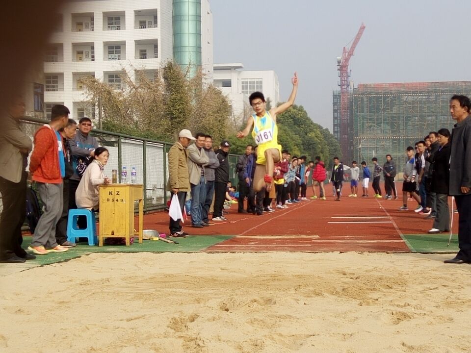 我校田徑健兒在第七屆市直學校田徑運動會中獲得佳績