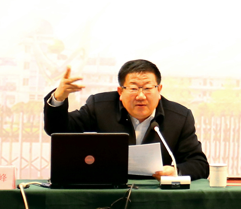 著名作家龐余亮應邀來泰州實驗中學講學
