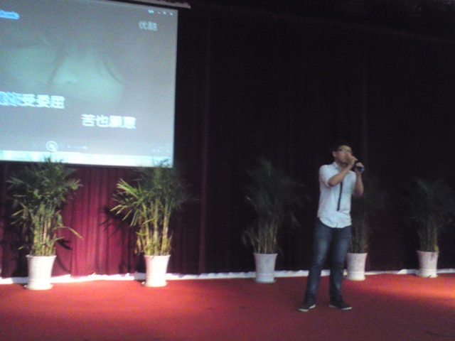 “唱響春天”歌唱比賽在報(bào)告廳圓滿舉行 “唱響春天”歌唱比賽在報(bào)告廳圓滿舉行